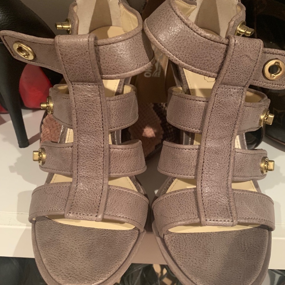 Coach heels 👠 - Picture 3 of 9